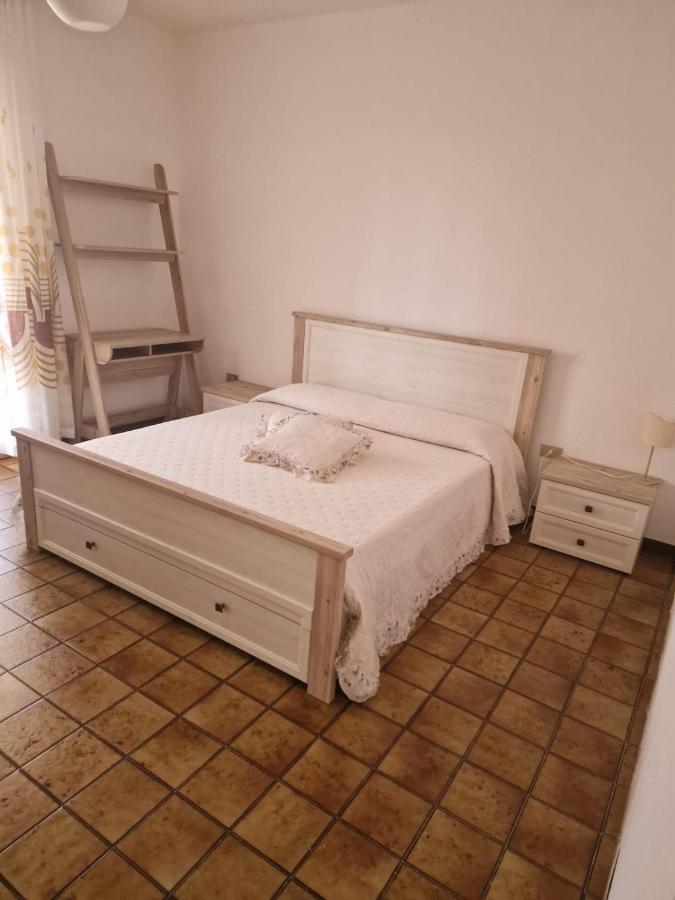 Claudia'S House Hotel Santa Teresa Gallura Buitenkant foto
